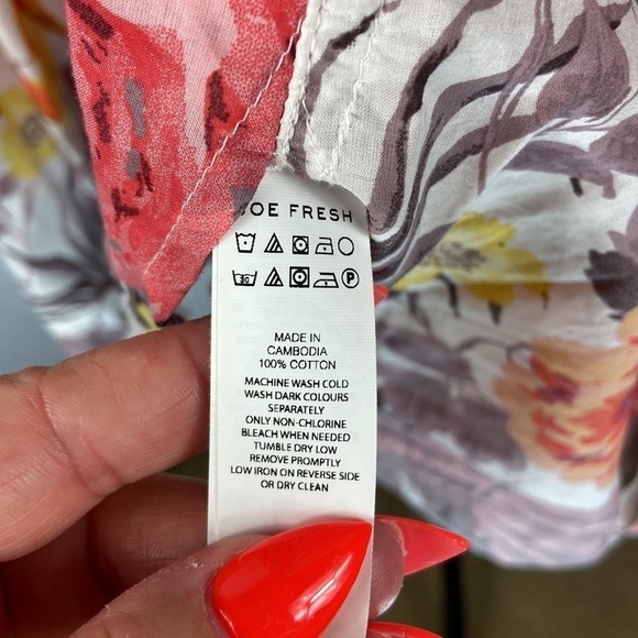 Joe Fresh Women’s Floral Long Sleeve Button Down Dress Shirt - Picture 6 of 6